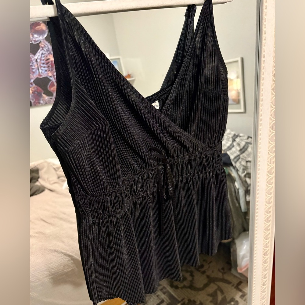 Abercrombie & Fitch Silky Ribbed V Neck Top